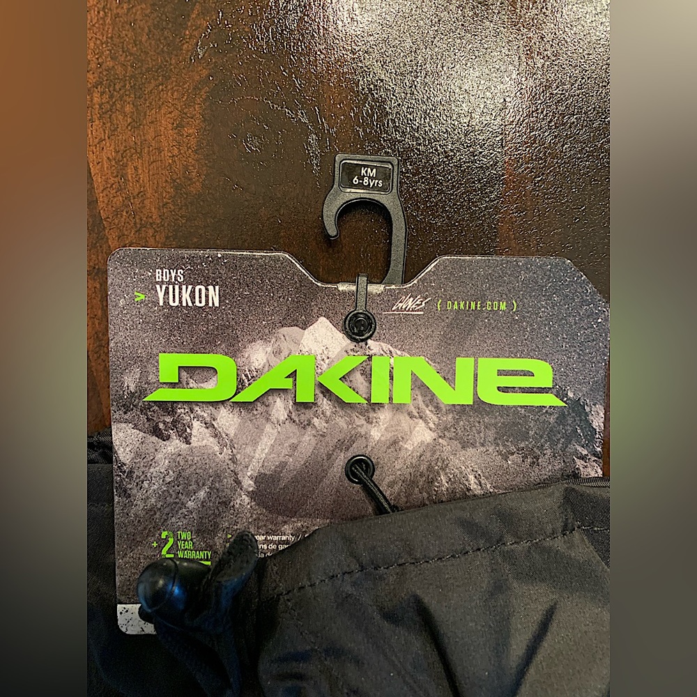 NWT Dakine mittens